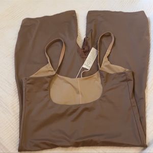 Spanx two tone reversible bodysuit. Size L . Very good condition.